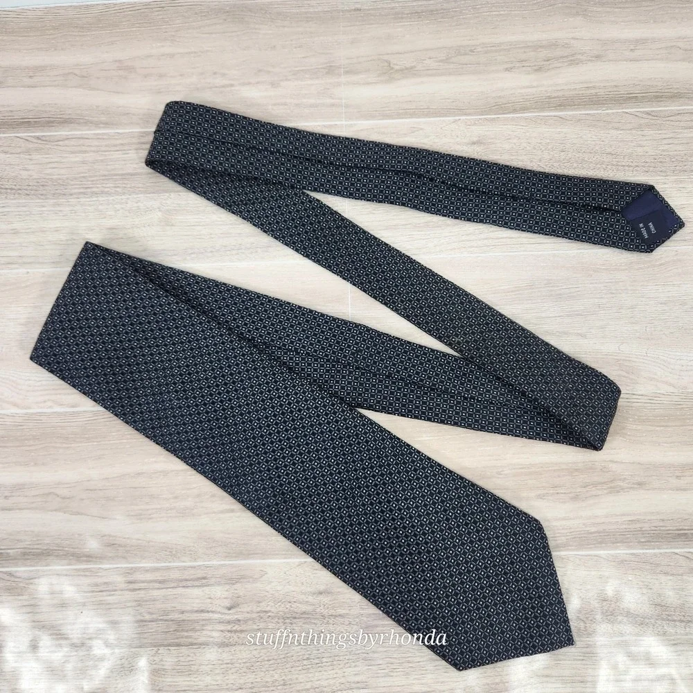 IZOD Black And White Silk Tie, Geometric‎ Pattern, 56
